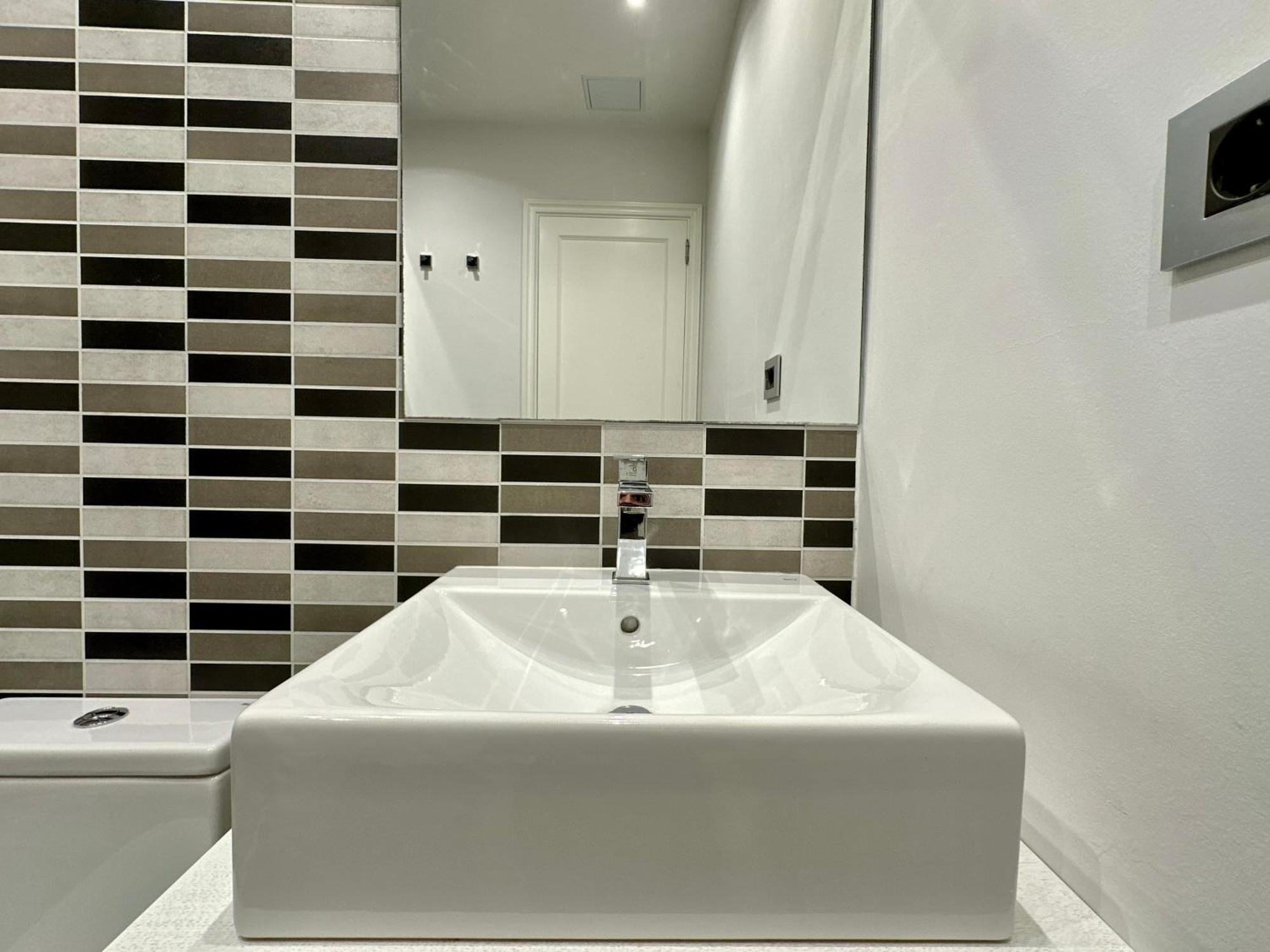 Hostiguest Coliving Leon Y Castillo Las Palmas de Gran Canaria Bagian luar foto