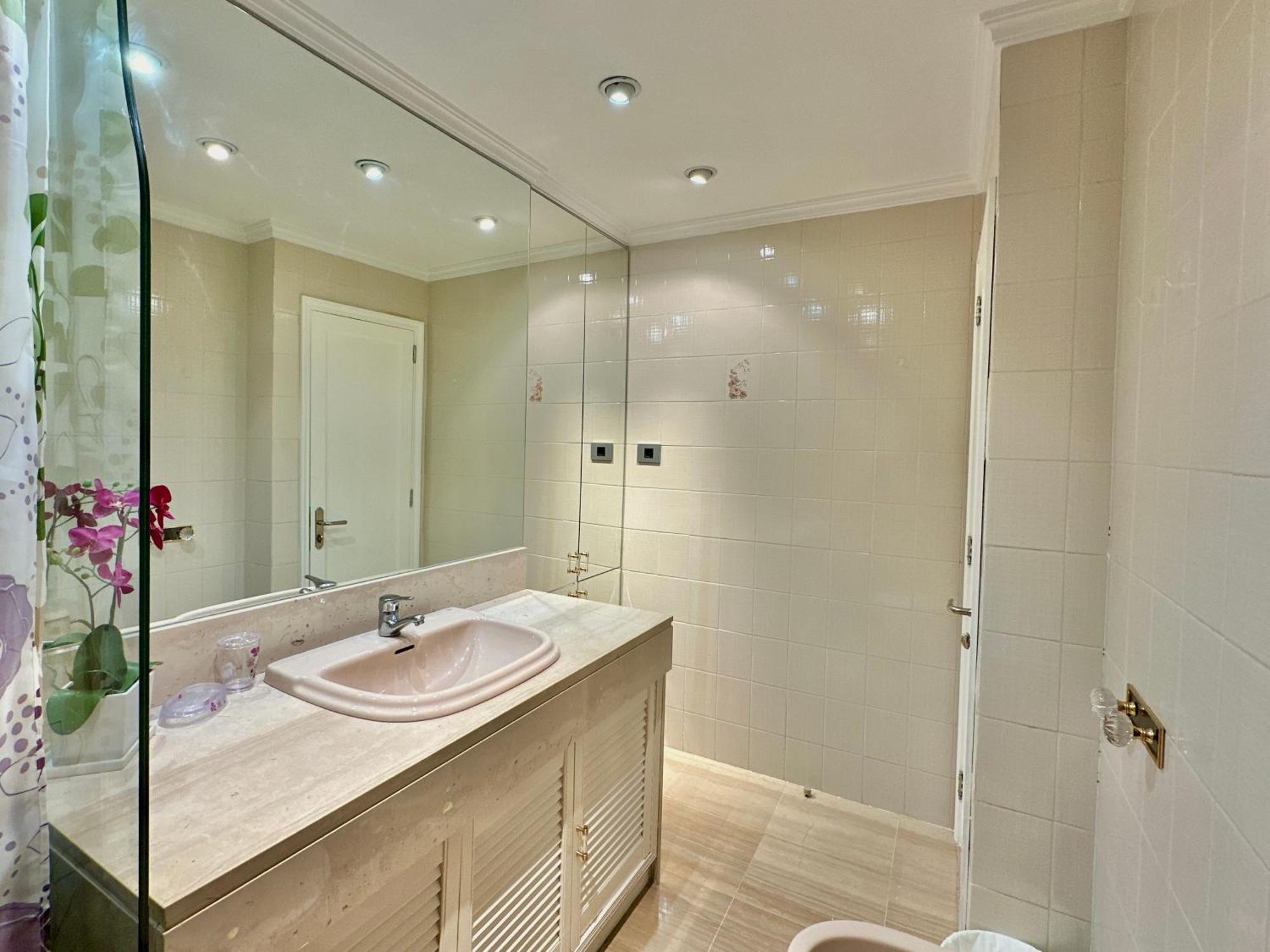 Hostiguest Coliving Leon Y Castillo Las Palmas de Gran Canaria Bagian luar foto